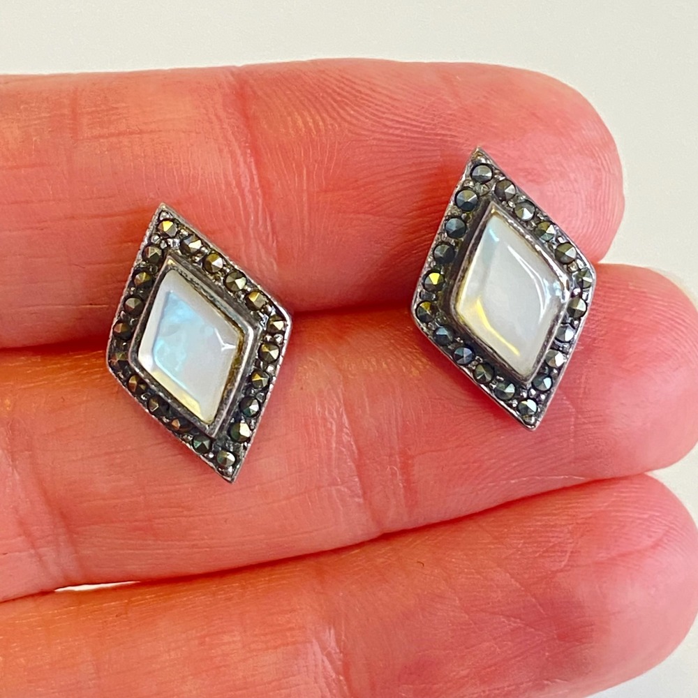 Sterling Silver Mother of Pearl Marcasite Diamond Shape Stud Earrings 925 MOP